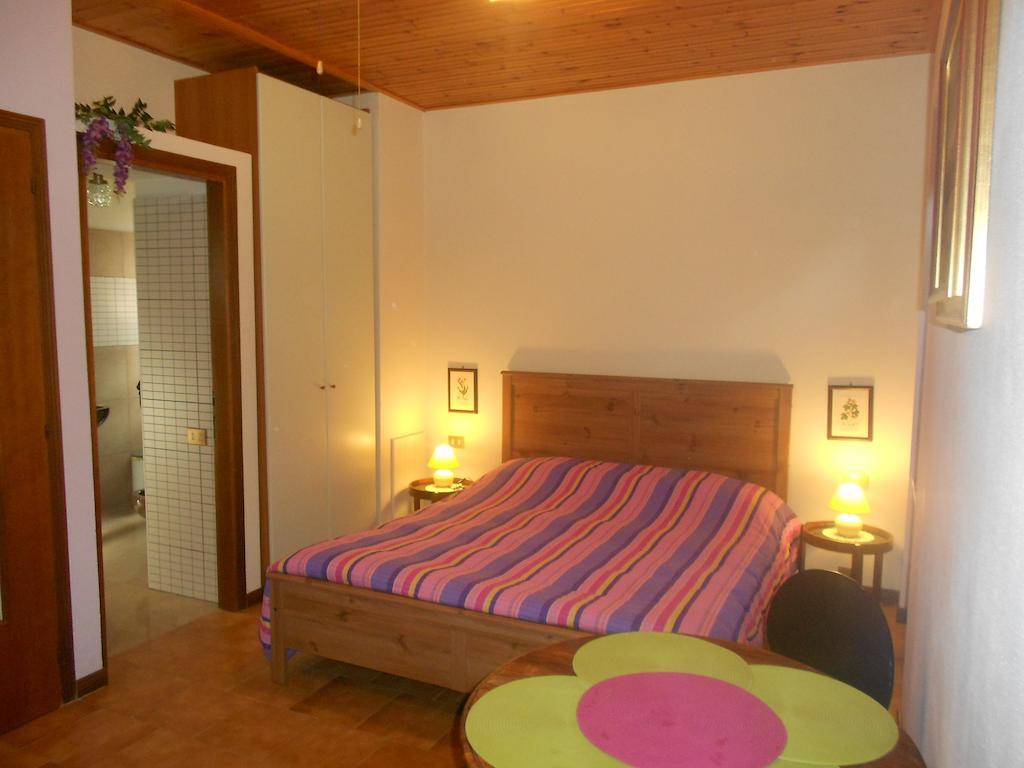I Vigneti Bed & Breakfast Salionze Cameră foto